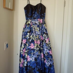 Betsy Adam Womens Size 4 Black Spaghetti Floral NEW